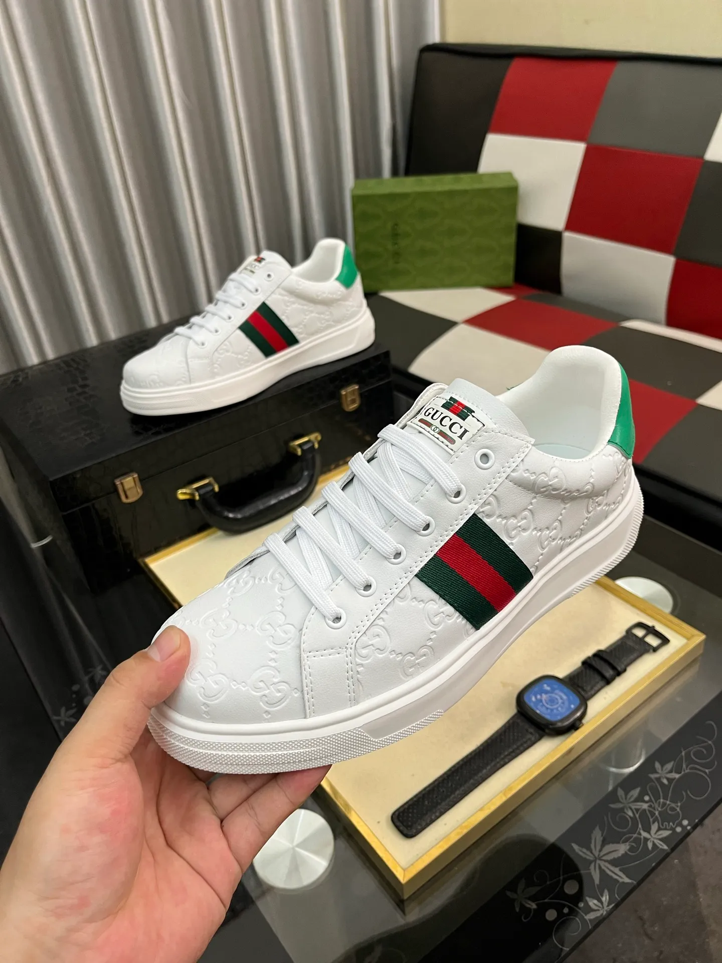 Men's shoes 💰420⌚️⌚️ [Gucci·Gucci] Original quality. ~ Unique modern style sneakers. 🏃A must-have casual shoe for trendy men😍😍 Original brand imported from Italy, imported original leather, sheep lining (refuses to discolor and grind feet) Sole: Original sole provided by the original factory, French lazy style design ⚠️Fit to the feet, original quality, super comfortable original sole. Code number: 38-442️⃣Colors available